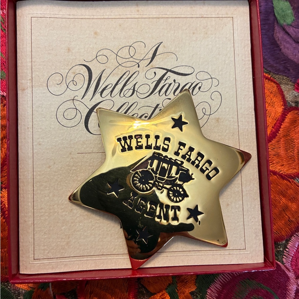 Wells Fargo Agent Commemorative Gold Star Badge